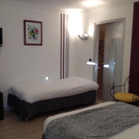 Hotel Lou Caleu Restaurant Le Rocher Des Abeilles Saint-Martin-de-Castillon ภายนอก รูปภาพ