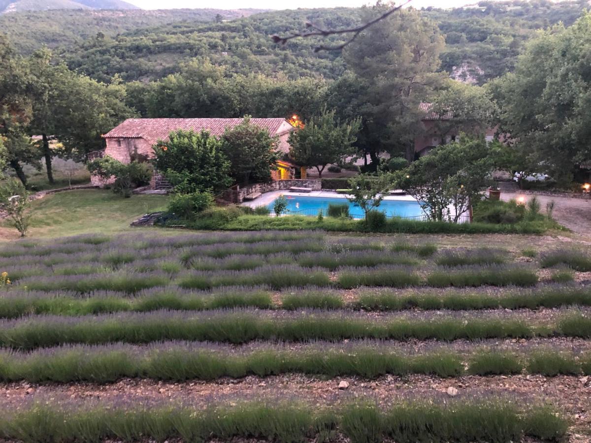Hotel Lou Caleu Restaurant Le Rocher Des Abeilles Saint-Martin-de-Castillon ภายนอก รูปภาพ