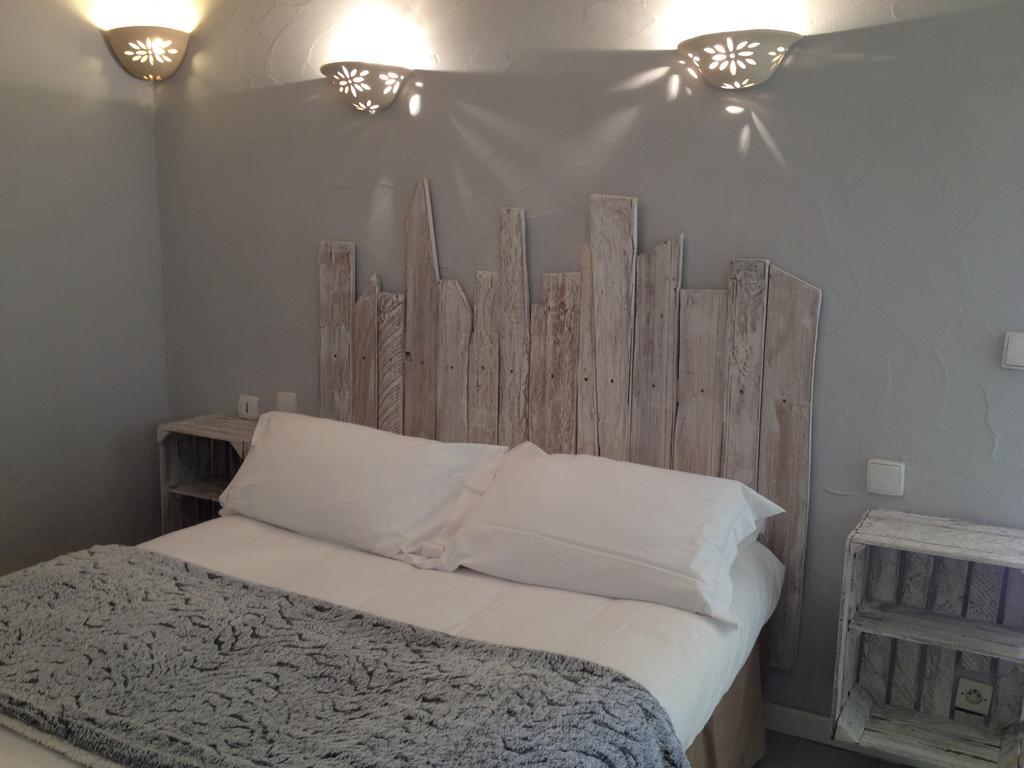 Hotel Lou Caleu Restaurant Le Rocher Des Abeilles Saint-Martin-de-Castillon ห้อง รูปภาพ