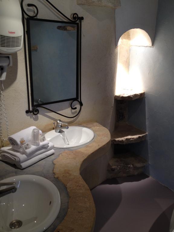 Hotel Lou Caleu Restaurant Le Rocher Des Abeilles Saint-Martin-de-Castillon ห้อง รูปภาพ