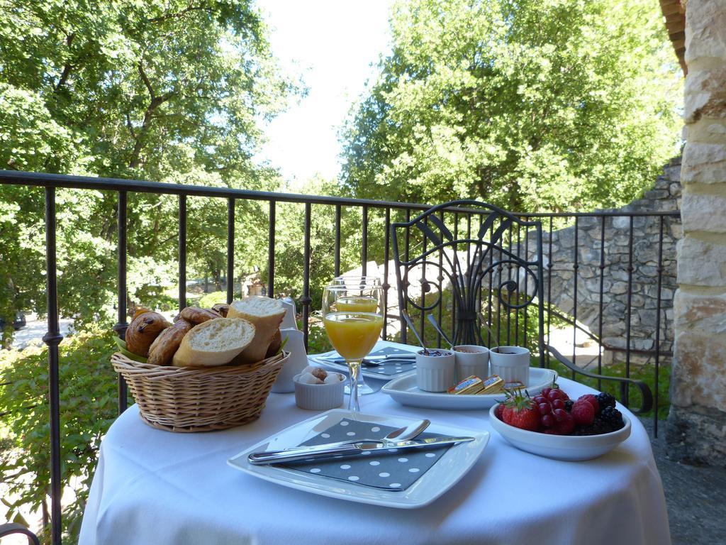 Hotel Lou Caleu Restaurant Le Rocher Des Abeilles Saint-Martin-de-Castillon ภายนอก รูปภาพ