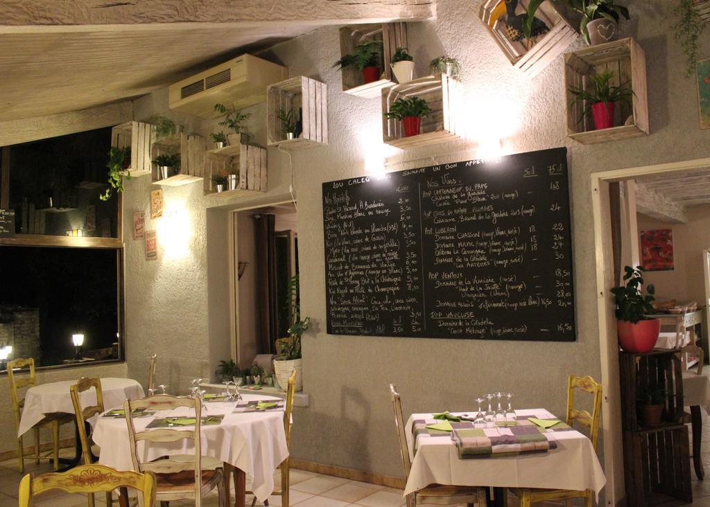 Hotel Lou Caleu Restaurant Le Rocher Des Abeilles Saint-Martin-de-Castillon ภายนอก รูปภาพ